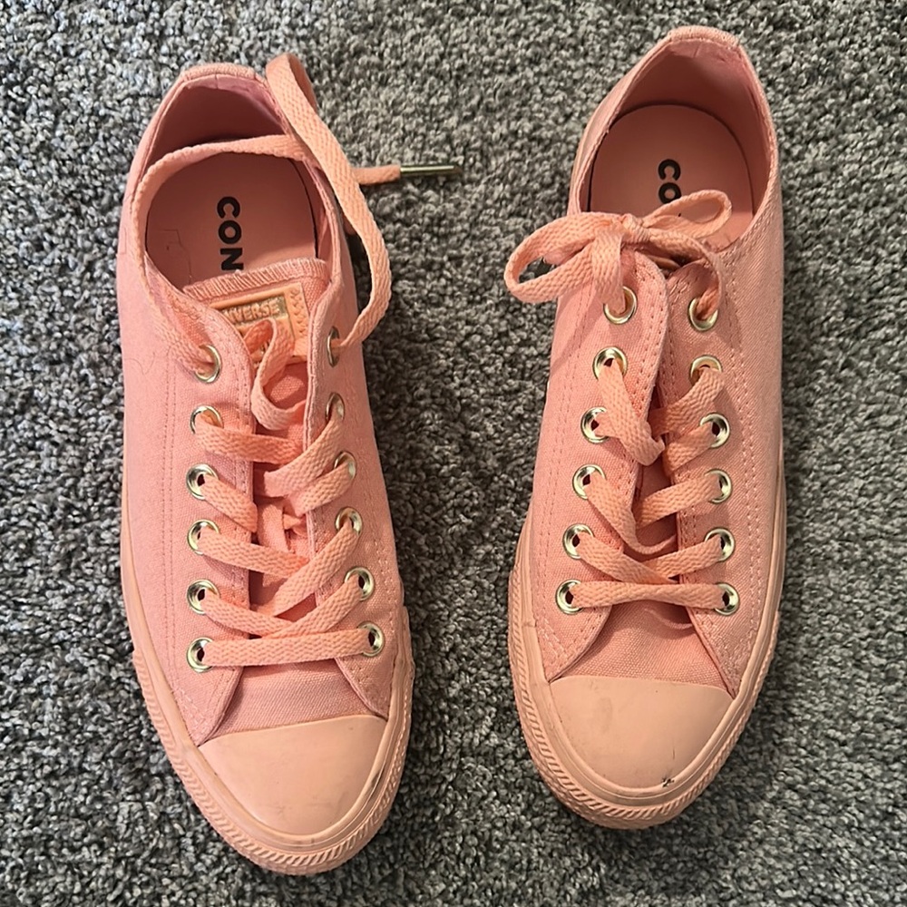 Converse Women's Pink Sneakers